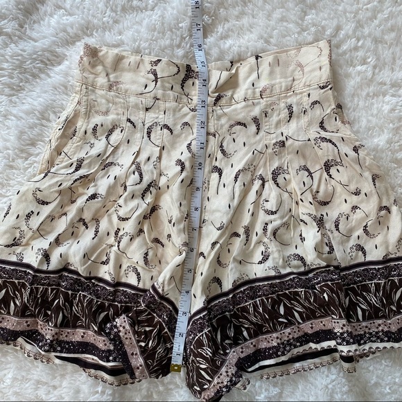 H&M High Waisted Flowy Shorts Size 2 - Picture 7 of 9
